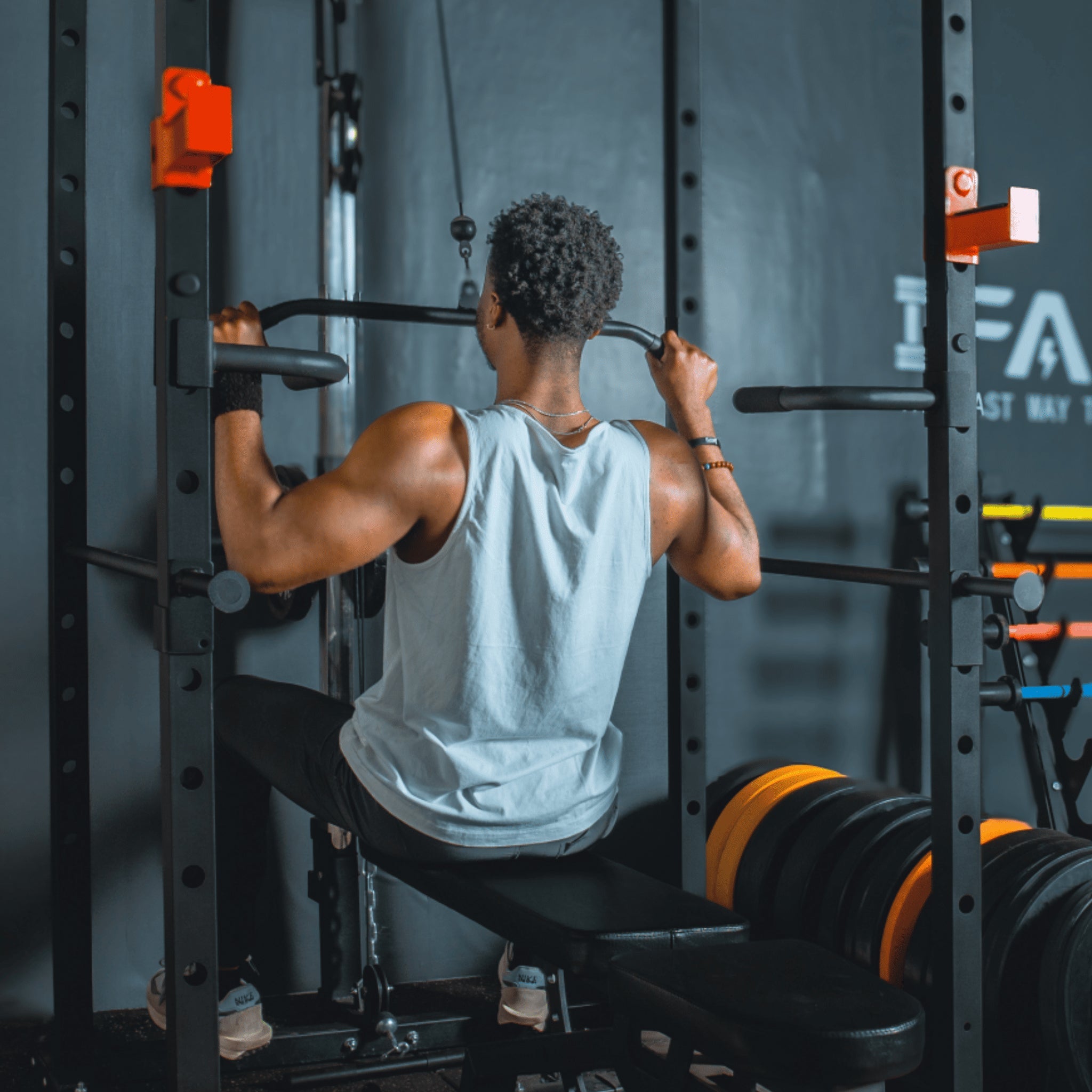 Rovix 1,000 lb Squat Power Cage with Weight Bench — Includes 200 lb Bumper Plate Set