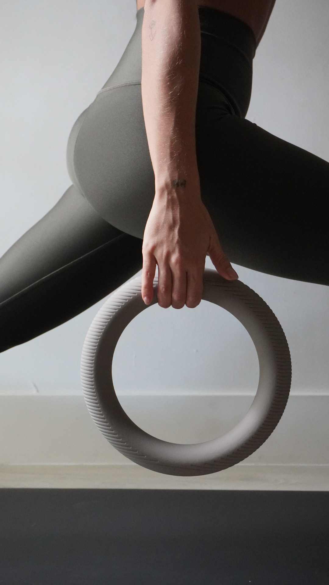 Dumbbell Ring | Silicone & Cast Iron | Multi-Grip | Pilates, Barre & Toning
