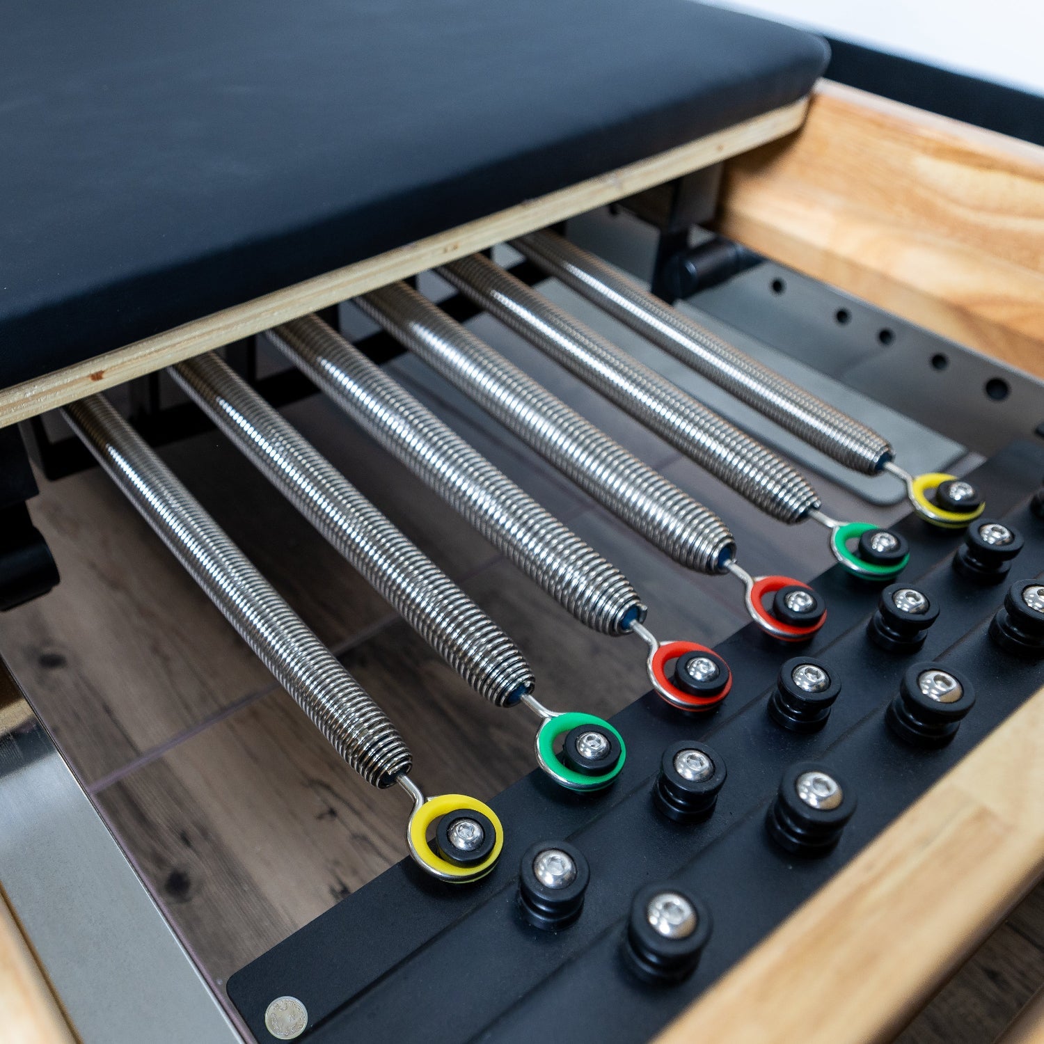 Nano Pro Max Studio Pilates Reformer - RE01