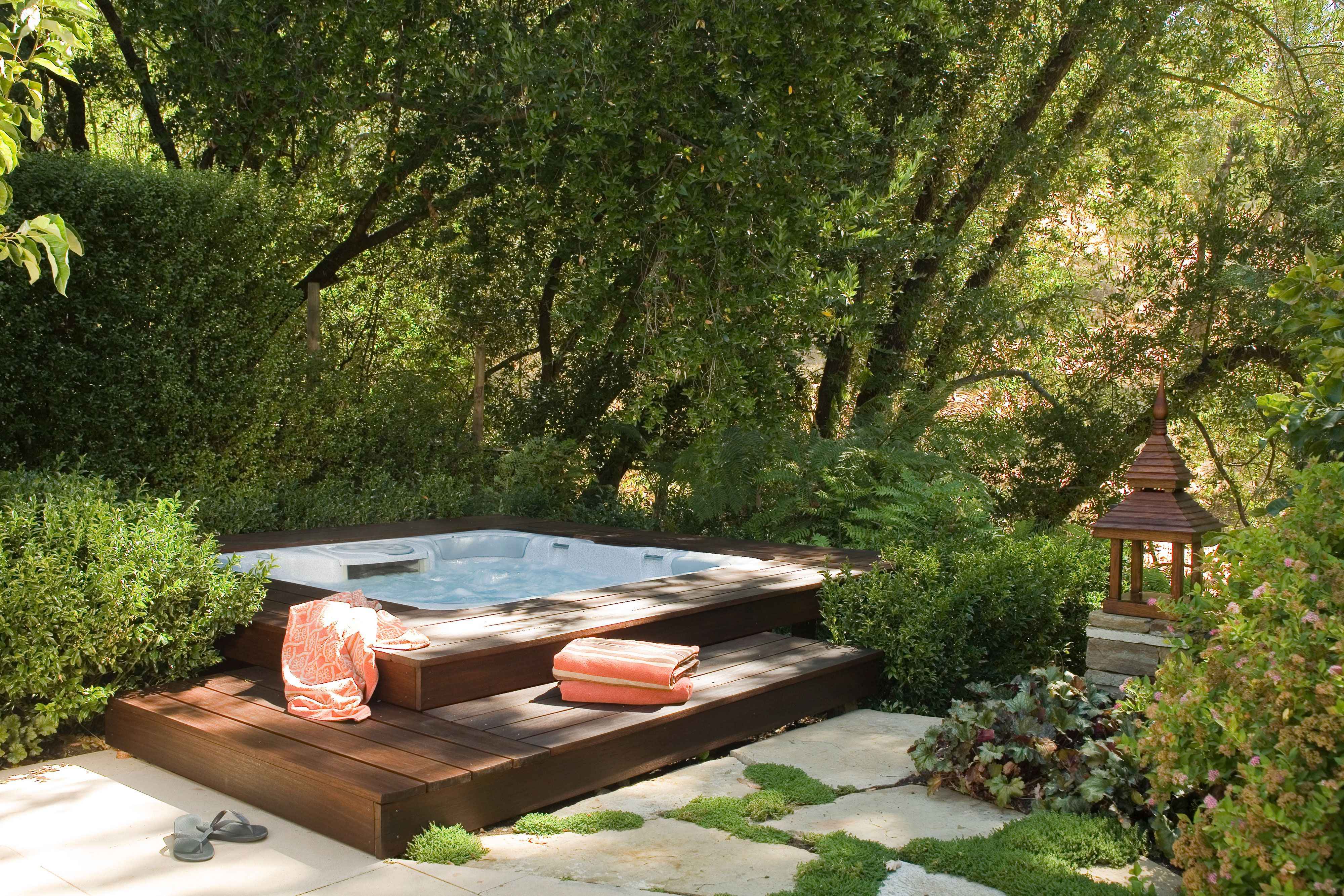 Colorado 4-Person Hot Tub — Compact Outdoor Spa, 5' x 7'