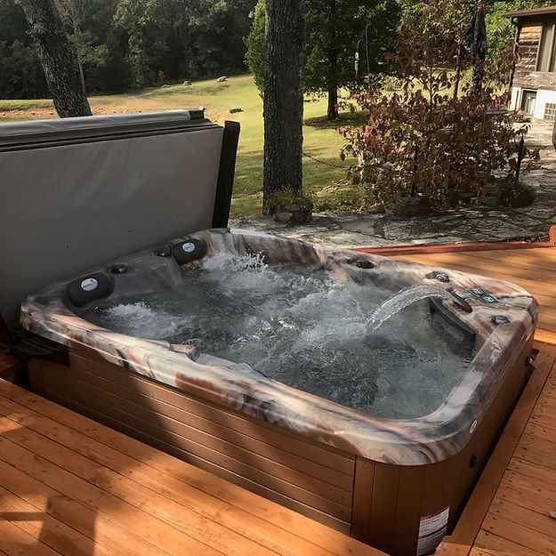 Pioneer 5-Person Hot Tub – Compact Luxury with Dual Captain’s Chairs for Ultimate Relaxation